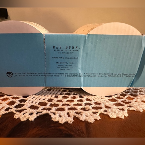 Ceramic “FROSTY THE SNOWMAN” ramekin set - Picture 9 of 9